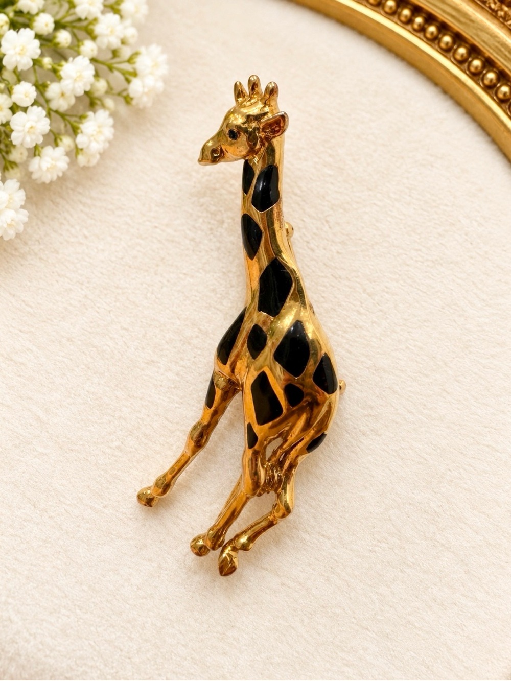 CAROLEE Signed Enamel Giraffe Brooch